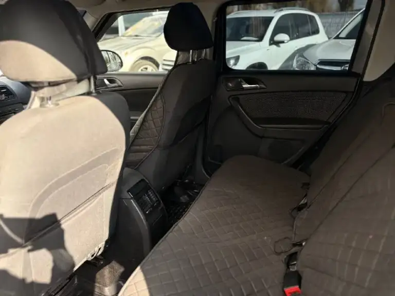 Продам skoda yeti.
Год: 2010🔥🔥
Объем: 1.2 tsi🚀🚀
Пробег: 190.000🤌
Коробка: ат🥱
Двигатель автомобиля после капитального ремонта, ещё на обкатке.
Коробка dsg заменен мехатроник, установлено новое сцепление и маховик.
В родном окрасе.
Обслуженный автомобиль.
Комплектация:
Музыка bollero,
Полный электро стекло пакет,
Электро регулировка, складывание зеркал, подогрев зеркал,
Подогрев заднего стекла,
Задние парктроники,
Мультимедия с bluetooth,
Подогрев передних сидений,
Кондиционер,
Датчик света/дождя,
Круиз-контроль.
Цена: 830.000 российских тугриков😁
+79499790921.
📞 Звоните: +7(949)9790921 - фотография - 9