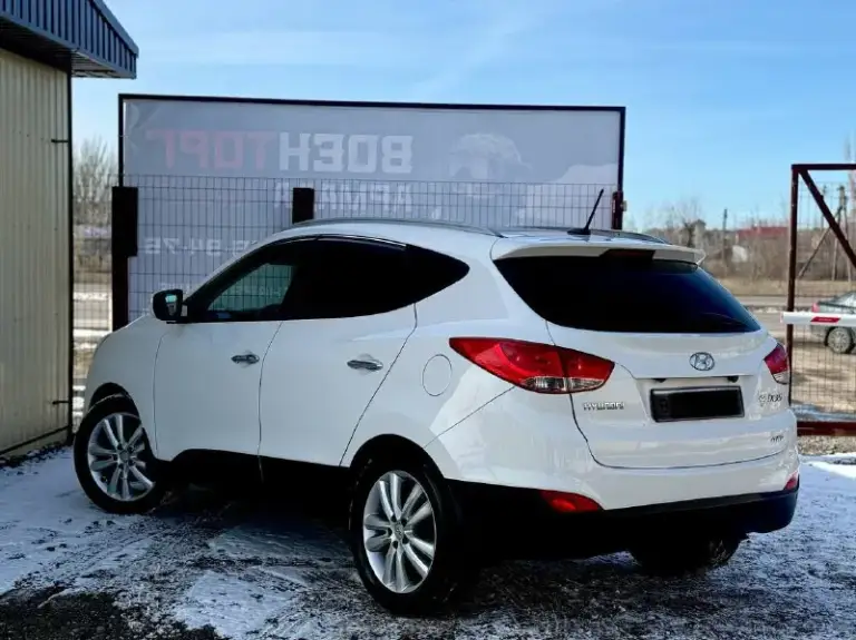 🚗
Hyundai ix35 г( 2013 рестайлинг ) цена 1450000 кпп автомат пробег 150 птс оригинал без дтп самая максимальная комплектация панорамная крыша противоугонная система сигнализация
Без ключевой доступ
Помощь при вождении:
Круиз-контроль
Парктроник задний и передний
Камера заднего вида и переднего
(Система автоматической парковки )
Система помощи при старте в гору
Датчик света
Датчик дождя электростеклоподъемники передние и задние электропривод зеркал
Охлаждаемый перчаточный ящик
Подогрев сидений водителя и пассажира обогрев зеркал обогрев заднего стекла обогрев зоны стеклоочистителей мультимедиа и навигация: навигационная система сабвуфер infinity
Bluetooth aux 6 колонок авто в идеале все вопросы по телефону: +7(949)4737372 (+79081827373 телеграмм )
Цена: 1450000 ₽
📲 Tg: андрей
📞 🇷🇺 Звоните: +79494737372

Авторынок днр донецк - фотография - 3