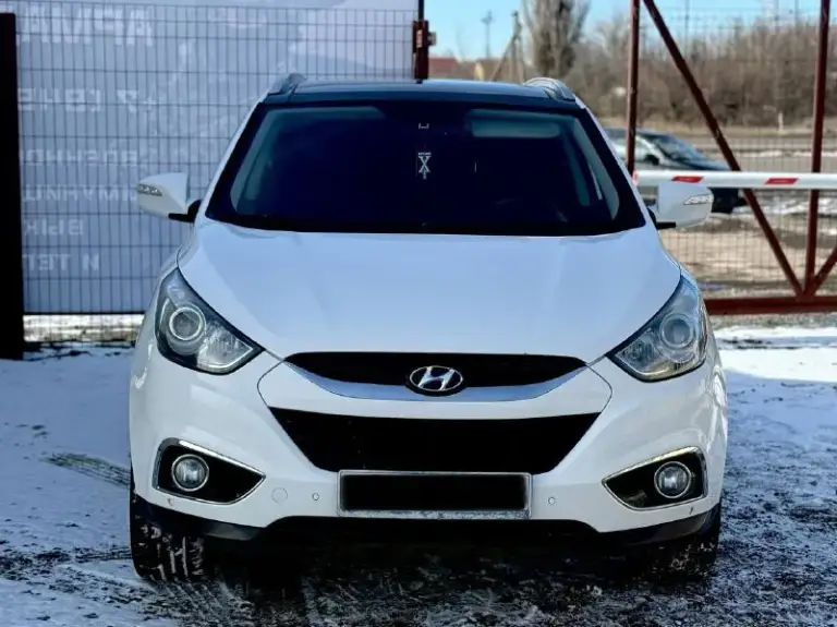 🚗
Hyundai ix35 г( 2013 рестайлинг ) цена 1450000 кпп автомат пробег 150 птс оригинал без дтп самая максимальная комплектация панорамная крыша противоугонная система сигнализация
Без ключевой доступ
Помощь при вождении:
Круиз-контроль
Парктроник задний и передний
Камера заднего вида и переднего
(Система автоматической парковки )
Система помощи при старте в гору
Датчик света
Датчик дождя электростеклоподъемники передние и задние электропривод зеркал
Охлаждаемый перчаточный ящик
Подогрев сидений водителя и пассажира обогрев зеркал обогрев заднего стекла обогрев зоны стеклоочистителей мультимедиа и навигация: навигационная система сабвуфер infinity
Bluetooth aux 6 колонок авто в идеале все вопросы по телефону: +7(949)4737372 (+79081827373 телеграмм )
Цена: 1450000 ₽
📲 Tg: андрей
📞 🇷🇺 Звоните: +79494737372

Авторынок днр донецк - фотография - 5
