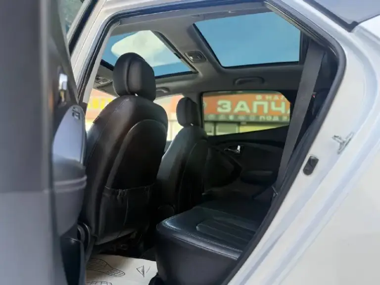 🚗
Hyundai ix35 г( 2013 рестайлинг ) цена 1450000 кпп автомат пробег 150 птс оригинал без дтп самая максимальная комплектация панорамная крыша противоугонная система сигнализация
Без ключевой доступ
Помощь при вождении:
Круиз-контроль
Парктроник задний и передний
Камера заднего вида и переднего
(Система автоматической парковки )
Система помощи при старте в гору
Датчик света
Датчик дождя электростеклоподъемники передние и задние электропривод зеркал
Охлаждаемый перчаточный ящик
Подогрев сидений водителя и пассажира обогрев зеркал обогрев заднего стекла обогрев зоны стеклоочистителей мультимедиа и навигация: навигационная система сабвуфер infinity
Bluetooth aux 6 колонок авто в идеале все вопросы по телефону: +7(949)4737372 (+79081827373 телеграмм )
Цена: 1450000 ₽
📲 Tg: андрей
📞 🇷🇺 Звоните: +79494737372

Авторынок днр донецк - фотография - 8