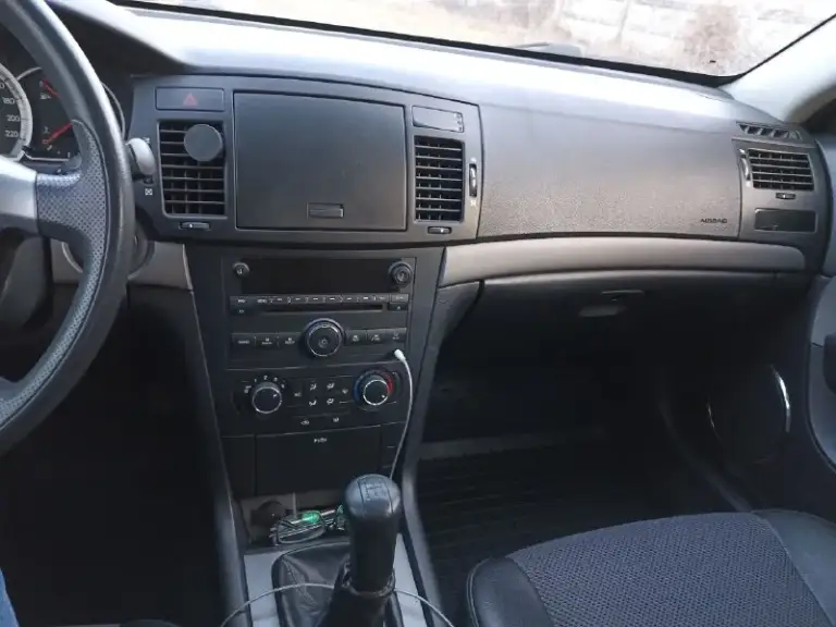Продаю chevrolet эпика 2007 г в двигатель бензин 2.0 пробег 145к. Владею машиной 9 лет машина в хорошем техническом состоянии. Кондиционер работает печка греет мотор и коробка работает ровно без нареканий. Коробка механика переключается как положено не хрустит не трещит. Поменял передние стойки пружины зад и перед тормозные диски вокруг. Также масло в моторе и чуть раньше в коробке. Замена ремня сцепления и запчастей по ходовке. Машина своя следил и ремонтировал вовремя для себя. Стекла все родные также вся в родном окрасе. Естественные следы эксплуатации имеются. Машина бодрая комфортная сел и поехал. На вопросы отвечу +79494097283 +79185944958 телеграмм цена 550 небольшой торг у капота. Осмотр снежное
📞 Звоните: +7(949)4097283 - фотография - 6