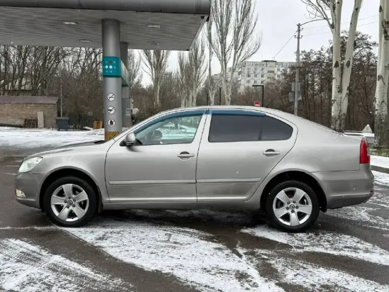 Продам skoda octavia a5
1.6 Mpi
Год выпуска 2010.
Состояние идеальное.
Сервисные книги.
3 Владельца
Вложений не требует!
Коробка без нареканий!
Все обслужено!
Любое оформление!
Электроника вся рабочая!
Кондер в том числе.
Салон не затертый
4 Стекла подъемника
Хорошая акустика.
Диски r16
Авто полностью обслужена.
Стекла все родные
Цена 765-000₽
+7-949-794-46-27
Звоните в любое время
📲 Tg: евгений
📞 Звоните: +7(949)7944627 - фотография - 4