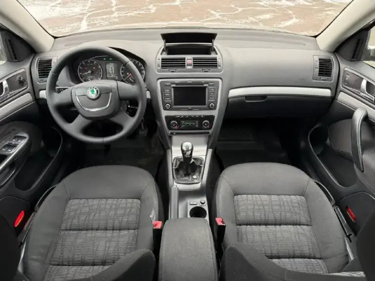 Продам skoda octavia a5
1.6 Mpi
Год выпуска 2010.
Состояние идеальное.
Сервисные книги.
3 Владельца
Вложений не требует!
Коробка без нареканий!
Все обслужено!
Любое оформление!
Электроника вся рабочая!
Кондер в том числе.
Салон не затертый
4 Стекла подъемника
Хорошая акустика.
Диски r16
Авто полностью обслужена.
Стекла все родные
Цена 765-000₽
+7-949-794-46-27
Звоните в любое время
📲 Tg: евгений
📞 Звоните: +7(949)7944627 - фотография - 9