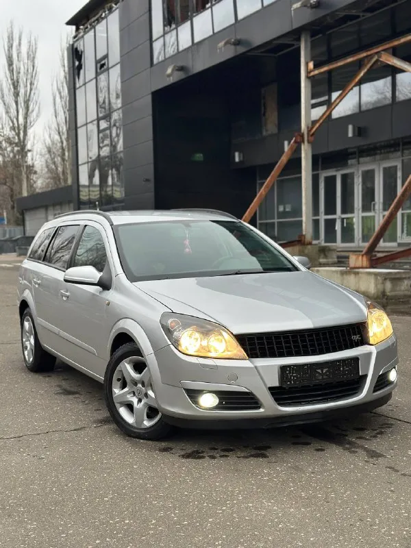 Продам семейный универсал opel astra h caravan, 2006 года выпуска с мотором 1.6 twinport бензин, пробег 223000 км, один владелец, машина пригнана из германии в 2019 году. Остекление все оригинальное. По кузову гнили и ржавчины нет.
Родной окрас, дтп некогда не было!
👑👑👑👑👑👑👑👑 - фотография - 2