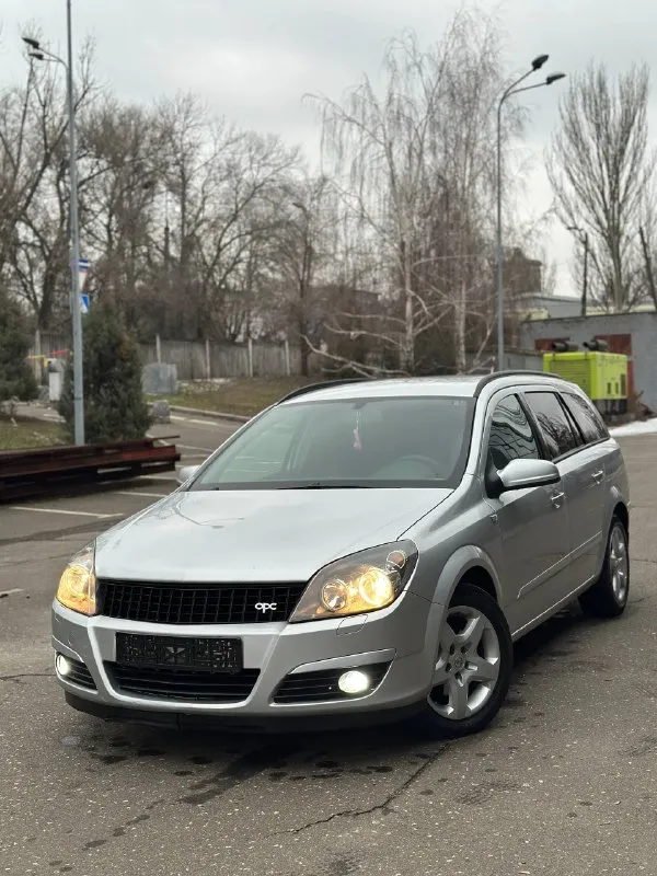 Продам семейный универсал opel astra h caravan, 2006 года выпуска с мотором 1.6 twinport бензин, пробег 223000 км, один владелец, машина пригнана из германии в 2019 году. Остекление все оригинальное. По кузову гнили и ржавчины нет.
Родной окрас, дтп некогда не было!
👑👑👑👑👑👑👑👑 - фотография - 3