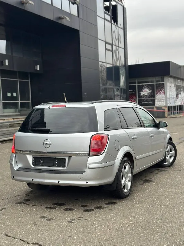 Продам семейный универсал opel astra h caravan, 2006 года выпуска с мотором 1.6 twinport бензин, пробег 223000 км, один владелец, машина пригнана из германии в 2019 году. Остекление все оригинальное. По кузову гнили и ржавчины нет.
Родной окрас, дтп некогда не было!
👑👑👑👑👑👑👑👑 - фотография - 4