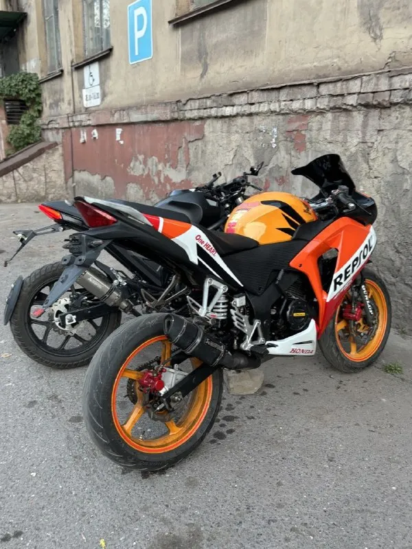 Продам 🔥
Реплика honda cbr 250 2014 💣
Zonshen 150 cm 🚀
Пластик 2025 года от хонды.
Фара хонда
Приборная панель хонда !
Резина зад pirelli перед mishelin 🏍
Сидушки заменил в конце сезона !
Высокий и большой 🔥
Все работает светится ⚡
По документам ровно
Цена - 115 тыс руб ( разумный торг ! )
+79591377195
Алчевск

📞 Звоните: +7(959)1377195 - фотография - 4