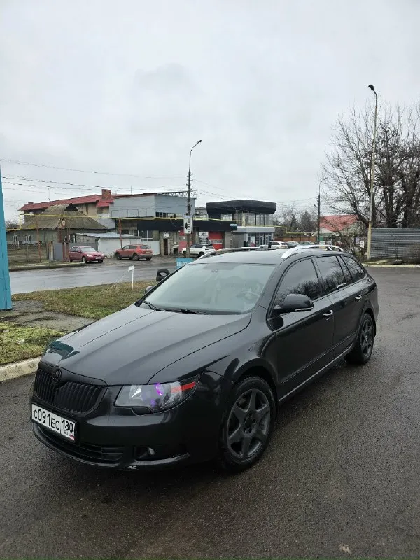 Продам skoda superb ( skoda суперб) 2011г пробег 166000 2.0л цена 1.550к я собственник, 3-й хозяин автомобиль в отличном состоянии сделано все, делал для себя. Ходовая часть вся в идеале, пересыпалась вся ходовка вплоть до каждого рычага, ничего не стучит и не бьёт, руль не ведёт. Тормозная система новая: колодки и диски заменены в круг 4к назад, ставил зимемрман. Двигатель без нареканий, масло не ест, не дымит, тянет отлично, масло менял каждые 5к км. Акпп dsg dq250 мокрая 6-ти ступка пинков нет, рывков тоже, работает отлично. Комплектация жирная: люк, панарама, красивейший бежевый салон, музыка премиум, магнитола тиайс. Оптика стоит новая светит отлично. Лобовое новое. По кузову рыжиков нет, я проводил обработку перед зимой : дно, пороги, арки, кобылки все обработано антикоррозией, дырок нет, ржавчины нет. Впридачу отдаю летнюю резину. Автомобилем занимался, вложено много сил денег и времени кому нужна машина что бы ей не заниматься и не влаживаться, подходящий вариант
📞 Звоните: +7(949)6375028 - фотография - 1