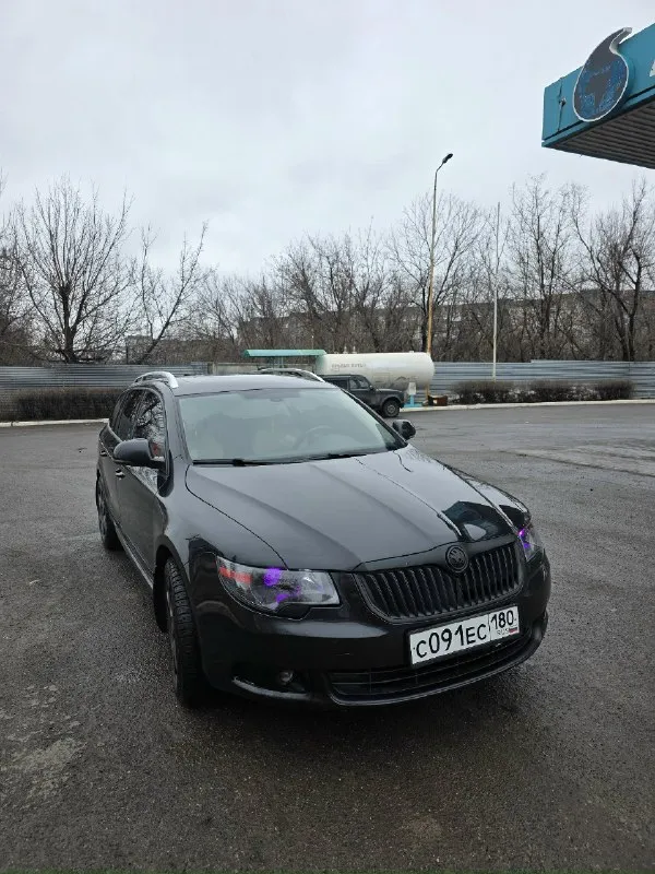 Продам skoda superb ( skoda суперб) 2011г пробег 166000 2.0л цена 1.550к я собственник, 3-й хозяин автомобиль в отличном состоянии сделано все, делал для себя. Ходовая часть вся в идеале, пересыпалась вся ходовка вплоть до каждого рычага, ничего не стучит и не бьёт, руль не ведёт. Тормозная система новая: колодки и диски заменены в круг 4к назад, ставил зимемрман. Двигатель без нареканий, масло не ест, не дымит, тянет отлично, масло менял каждые 5к км. Акпп dsg dq250 мокрая 6-ти ступка пинков нет, рывков тоже, работает отлично. Комплектация жирная: люк, панарама, красивейший бежевый салон, музыка премиум, магнитола тиайс. Оптика стоит новая светит отлично. Лобовое новое. По кузову рыжиков нет, я проводил обработку перед зимой : дно, пороги, арки, кобылки все обработано антикоррозией, дырок нет, ржавчины нет. Впридачу отдаю летнюю резину. Автомобилем занимался, вложено много сил денег и времени кому нужна машина что бы ей не заниматься и не влаживаться, подходящий вариант
📞 Звоните: +7(949)6375028 - фотография - 5