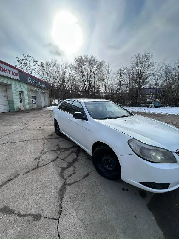 Chevrolet epica 2.0 мкпп 2012год продам chevrolet эпику- надежный и экономичный д класс с расходом 9-10литров в нормальном состоянии для своих лет, по технике отлично. Двигатель и коробка в полном порядке, пробег 270к личный автомобиль во владении с 2022года кондер холодит, печка греет два комплекта резины, лето на дисках салон в порядке, кожа не порвана по кузову есть недочеты машина на ходу каждый день любые проверки за ваш счет приветствуются цена 680 000р. И небольшой разумный торг перекупы и предложения за 600 не интересуют +79496794958
📞 Звоните: +7(949)6794958 - фотография - 1