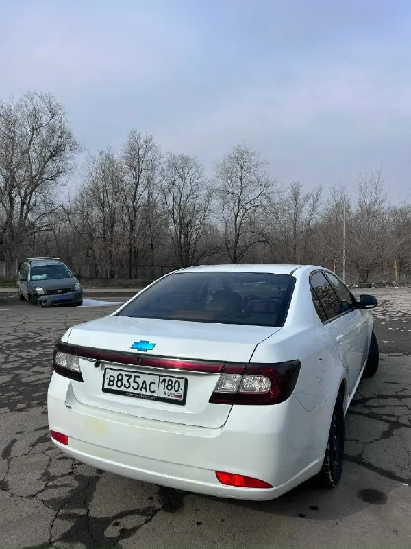 Chevrolet epica 2.0 мкпп 2012год продам chevrolet эпику- надежный и экономичный д класс с расходом 9-10литров в нормальном состоянии для своих лет, по технике отлично. Двигатель и коробка в полном порядке, пробег 270к личный автомобиль во владении с 2022года кондер холодит, печка греет два комплекта резины, лето на дисках салон в порядке, кожа не порвана по кузову есть недочеты машина на ходу каждый день любые проверки за ваш счет приветствуются цена 680 000р. И небольшой разумный торг перекупы и предложения за 600 не интересуют +79496794958
📞 Звоните: +7(949)6794958 - фотография - 2