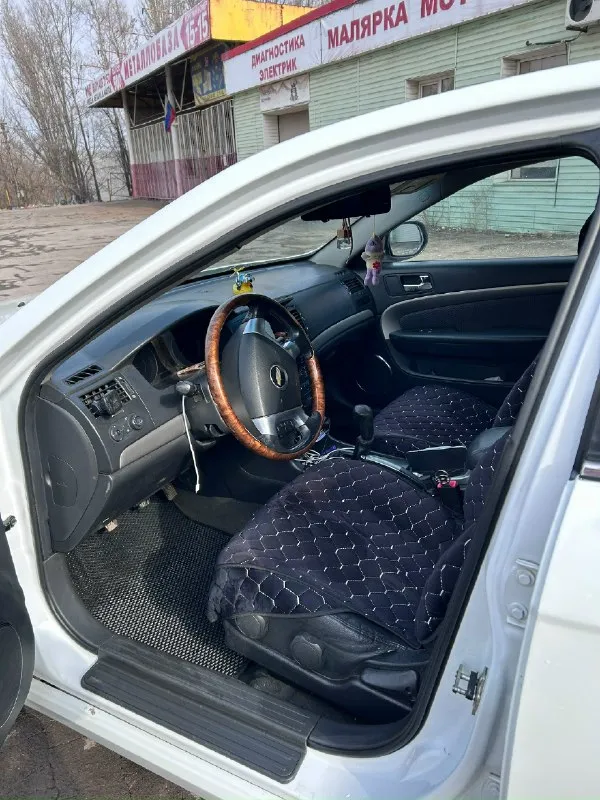 Chevrolet epica 2.0 мкпп 2012год продам chevrolet эпику- надежный и экономичный д класс с расходом 9-10литров в нормальном состоянии для своих лет, по технике отлично. Двигатель и коробка в полном порядке, пробег 270к личный автомобиль во владении с 2022года кондер холодит, печка греет два комплекта резины, лето на дисках салон в порядке, кожа не порвана по кузову есть недочеты машина на ходу каждый день любые проверки за ваш счет приветствуются цена 680 000р. И небольшой разумный торг перекупы и предложения за 600 не интересуют +79496794958
📞 Звоните: +7(949)6794958 - фотография - 6