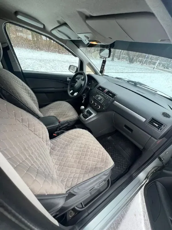 Здравствуйте 🤝 продам ford с max 2004. Мотор 1.8 на механике. Пробег 307000 тыс была произведена замена мотора на контрактный. Тянет будь здоров 💪масло не расходует. По технике всё работает крутит светит поворачивает. Стеклоподъемники, печка жарит, ручник держит. Центральный замок. Едет очень резво и удобно. Мо кузову имеються моменты, на езду не влияют. Огромный багажник. Работяга на каждый день👍 с ровными документами. Цена вопроса 380000₽ торг присутствует с хорошим человеком🤝 территориально донецк/абакумова. Всем удачных покупок и продаж✌ тел +79494851572
📞 Звоните: +7(949)4851572 - фотография - 4