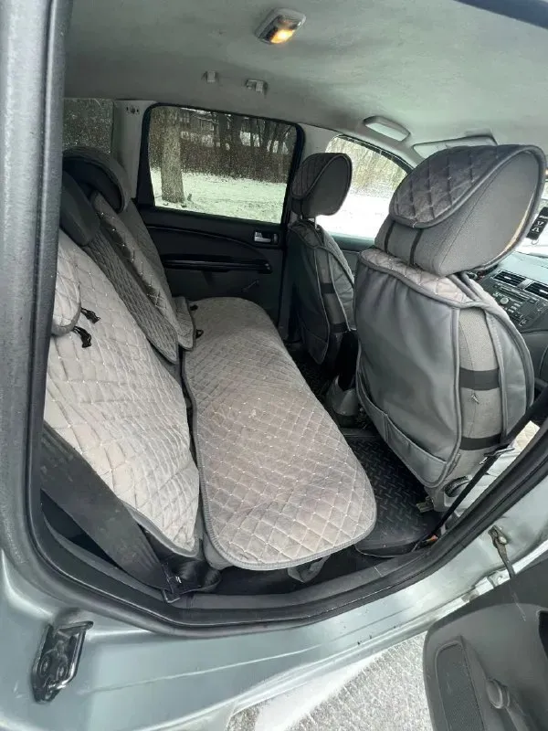 Здравствуйте 🤝 продам ford с max 2004. Мотор 1.8 на механике. Пробег 307000 тыс была произведена замена мотора на контрактный. Тянет будь здоров 💪масло не расходует. По технике всё работает крутит светит поворачивает. Стеклоподъемники, печка жарит, ручник держит. Центральный замок. Едет очень резво и удобно. Мо кузову имеються моменты, на езду не влияют. Огромный багажник. Работяга на каждый день👍 с ровными документами. Цена вопроса 380000₽ торг присутствует с хорошим человеком🤝 территориально донецк/абакумова. Всем удачных покупок и продаж✌ тел +79494851572
📞 Звоните: +7(949)4851572 - фотография - 5