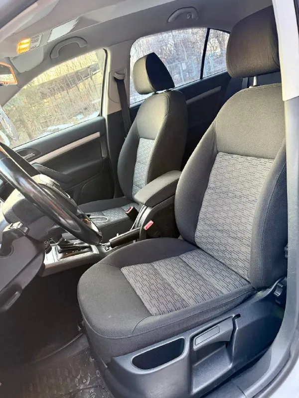 Продам skoda octavia a5 2011 года
Двигатель 1.8t работает идеально, родной пробег 224 тыс км, авто никогда не было в такси и т. Д, хорошая автотека (скину по запросу) коробка автомат 7ми ступенчатый dsg, обслужена и работает как с завода, ходовая перебрана, резина зима практически новая, акб новый, хорошая комплектация: полный эл. Стекло пакет, 2х зонный климат контроль, датчик света и дождя, круиз контроль, подогревы сидений, заводские задние парктроники, туманки, заводские линзы в фарах, кузов для своих лет в очень достойном состоянии, ни одна деталь не крутилась, не снималась и не билась, есть окрасы (убирали ваговские болячки) цена 710 000 рублей
Смотреть в макеевке +79495570537
Либо +79920409993 теле2
📞 🇷🇺 Звоните: +79495570537 - фотография - 7