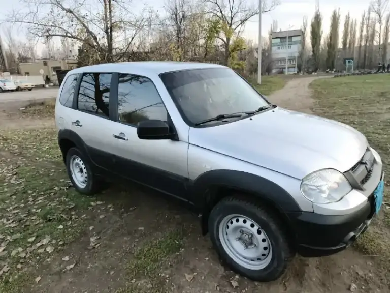 Chevrolet нива, 2011 год, 124к пробег, кондиционер, чехлы экокожа. Кпп, мосты, раздатка, двигатель обслужены. Подвеска обслужена, новое сцепление. Передние тормоза новые. Масло от замены до замены (каждые 8 тыс. ). Основной свет и птф led, колеса зима 16r на штампах. Цена 650 торг у капота. В лс или 79493054746 енакиево
📞 Звоните: +7(949)3054746 - фотография - 8