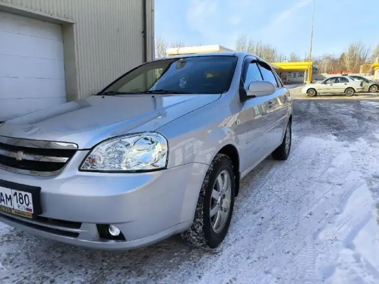 Chevrolet лачетти 1.6 мт. 2006г. Пробег 198т. ✔️ установлено 4го. Поколения. ✔️мотор на 5+ тянет отлично без масложора❗ ✔️ коробка плавно, все передачи на месте. ✔️по технике всё на 5+ ничего не гремит не стучит доедет куда угодно. ✔️кузов для своих лет в достойном состоянии на фото видно. Дно пороги в идеальном состоянии (по запросу видео) ✔️чисты ухоженный салон🚭🚯 ✔️ комплектация :гур, кондиционер ❄️ 4эл. Стеклоподъёмника, абс, аирбег, подогрев зеркал, заднего стела и тд. . ✔️стоит новая оптика + новые туманки. Свет отличный 👆 ✔️стоит хорошая музыка (было выложено 80000₽) ✔️на данный момент автомобиль без вложений сел и уехал за горизонт. 💰с музыкой 580000₽ без саба и двух усилков 530000₽ автомобиль стоит в гараже. Г. Горловка на смотрины не езжу ❗торг ☎️+7949-309-01-16
📞 Звоните: +7(949)3090116 - фотография - 2