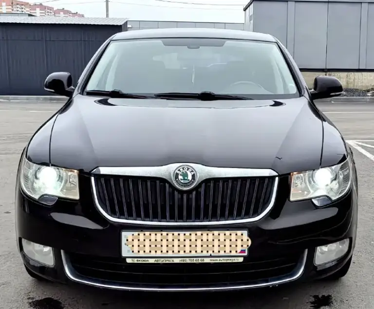 Продаю автомобиль skoda superb 2012 года.
Без дтп ✅
Два владельца ✅ птс оригинал.
Мотор 1,8 полноценный автомат ✅
Пробег 172000 ✅ два комплекта ключей.
Два комплекта колёс зима-лето.
Юридически чист.
Продажа с полным переоформлением. Вложений ни каких не требует автомобиль полностью обслужен. По кузову как на фото. Цвет коричневый, очень красивый. Комплектация круиз-контроль, климат-контроль двухзонный, подогрев всех сидений, электро-сидений с памятью. Мульти-руль.
Датчик дождя, датчик света регулировка зеркал подогрев зеркал. Партроник. Стабилизация анти-занос. Осмотр г. Донецк звонить по номеру телефона если нет связи пишите в телеграмм +79490881846. Цена 1,100000 цена из-за срочности, - фотография - 1
