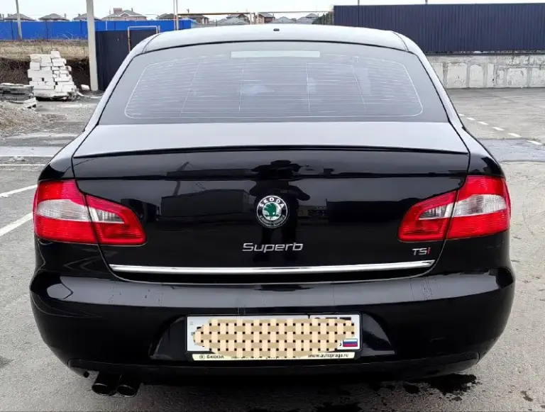 Продаю автомобиль skoda superb 2012 года.
Без дтп ✅
Два владельца ✅ птс оригинал.
Мотор 1,8 полноценный автомат ✅
Пробег 172000 ✅ два комплекта ключей.
Два комплекта колёс зима-лето.
Юридически чист.
Продажа с полным переоформлением. Вложений ни каких не требует автомобиль полностью обслужен. По кузову как на фото. Цвет коричневый, очень красивый. Комплектация круиз-контроль, климат-контроль двухзонный, подогрев всех сидений, электро-сидений с памятью. Мульти-руль.
Датчик дождя, датчик света регулировка зеркал подогрев зеркал. Партроник. Стабилизация анти-занос. Осмотр г. Донецк звонить по номеру телефона если нет связи пишите в телеграмм +79490881846. Цена 1,100000 цена из-за срочности, - фотография - 5