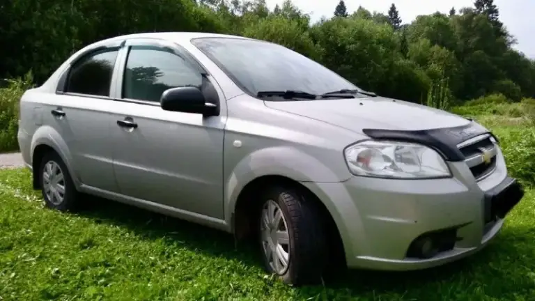 Срочно очень срочно
Авео 2008г. Автомат.
Цена 430.тыс. Руб.
Торг у капота.
Авто в хорошем состоянии вложений не требует.
Мотор работают отлично не дымит не троит, тянет супер, коробка самый обычный автомат айсин. Переключает идеально без пеньков толчков рывков нет не чего. Ходовая в порядке. Кузов без гнили и ржавчины, но мелкие какие-то сколы царапинки конечно есть. Не чего критичного.
Салон в хорошем состоянии. Кондиционер работает, печка греет, эл. Теклоподьемники, гур, подушки безопасности, сигнализация с автозапуском, новая зимняя резина.2пары ключей, документы в полном порядке юредически чистая любое переоформление. Осмотр донецк.
+79493114199 - фотография - 3