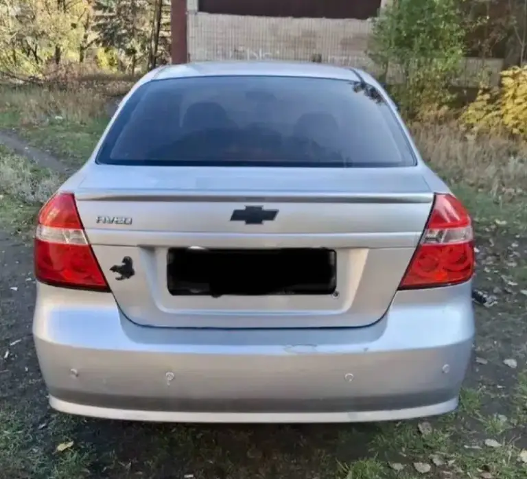 Срочно очень срочно
Авео 2008г. Автомат.
Цена 430.тыс. Руб.
Торг у капота.
Авто в хорошем состоянии вложений не требует.
Мотор работают отлично не дымит не троит, тянет супер, коробка самый обычный автомат айсин. Переключает идеально без пеньков толчков рывков нет не чего. Ходовая в порядке. Кузов без гнили и ржавчины, но мелкие какие-то сколы царапинки конечно есть. Не чего критичного.
Салон в хорошем состоянии. Кондиционер работает, печка греет, эл. Теклоподьемники, гур, подушки безопасности, сигнализация с автозапуском, новая зимняя резина.2пары ключей, документы в полном порядке юредически чистая любое переоформление. Осмотр донецк.
+79493114199 - фотография - 4