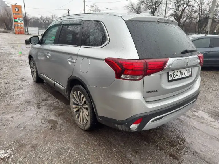 Mitsubishi outlander
Год выпуска: 2019
Тип кпп: автоматическая
Объем двигателя: 2.4 литра
Тип топлива: бензин
Пробег: 90 000 км
Цена: 💥 2 250 000 ₽💥
Дополнительная информация:
Состояние нового авто
Полный привод
7 Мест
Бесключевой доступ
Кожаный салон
Двух-зонный климат контроль
Подогревы сидений
Электропривод сидений
Полный электропакет
Мультируль
Led оптика
Парктроники
Активная передняя камера
Камера заднего вида
Электропривод багажника
Технически в отличном состоянии
Кредитование на выгодных для вас условиях!
📞 🇷🇺 +7 949 509 3428
+7 949 839 2499 - фотография - 3