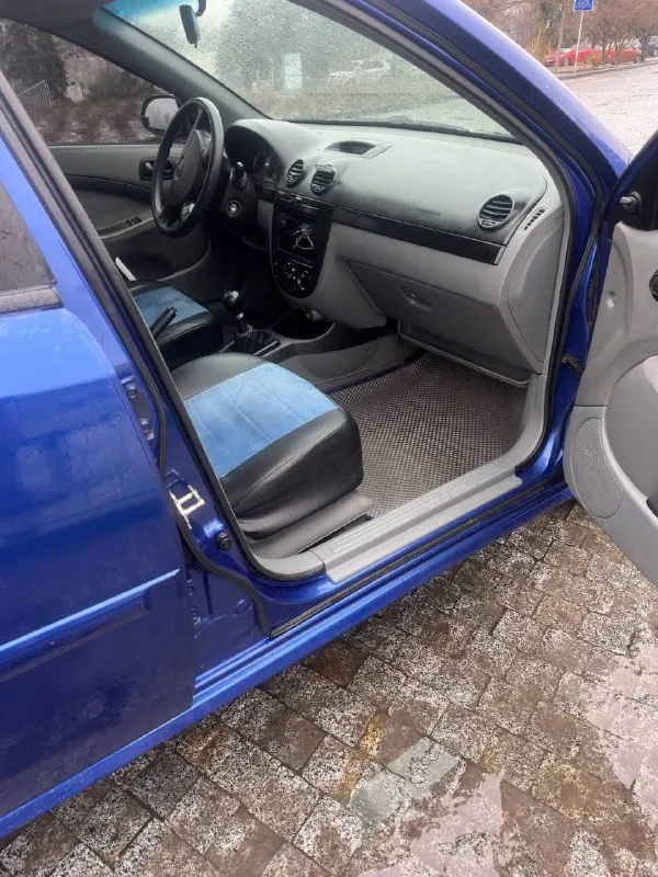 В продаже chevrolet lacetti 2007 года выпуска, механическая коробка передач
Пробег 184 тыс. Км.
Автомобиль на надежном моторе 1,4. Работает отлично, не троит не дымит. Машину делал для себя и обслуживалась вовремя. Все замены были записаны с пробегом в блокнот. Масло не расходует от слова совсем, от замены до замены в одном уровне. Масло менялось каждые 5000 км
По кузову в хорошем состоянии.
Цена : 575 000 ₽ (торг)
Телефон для связи: +79493923275
Место осмотра : донецк - фотография - 5