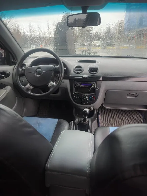 В продаже chevrolet lacetti 2007 года выпуска, механическая коробка передач
Пробег 184 тыс. Км.
Автомобиль на надежном моторе 1,4. Работает отлично, не троит не дымит. Машину делал для себя и обслуживалась вовремя. Все замены были записаны с пробегом в блокнот. Масло не расходует от слова совсем, от замены до замены в одном уровне. Масло менялось каждые 5000 км
По кузову в хорошем состоянии.
Цена : 575 000 ₽ (торг)
Телефон для связи: +79493923275
Место осмотра : донецк - фотография - 7