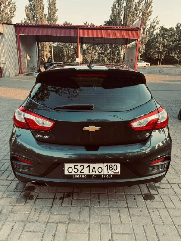 ✅Автомобиль: chevrolet cruze j400 ✅год: 2017 ✅пробег: 190 тыс. Км ✅объем: 1.4 t ✅цена: 1 100 000 руб. Торг ✅телефон: +79493146127 авто в отличном техническом состоянии - сел и поехал. На 180000км. Был заменен двигатель на новый! ( не восстановленный б\у). Двигатель прошел обкатку и пробег на нем менее 10000км. По лкп есть сколы/царапины. Красился перед. По ходовой все отлично, заменены тормозные диски/колодки, передние рычаги, рулевые наконечники. В авто установлены качественные линзы с led лампами, свет топ! Хорошая штатная мультимедия с carplay/андроидавто. Присутствуют кондиционер, парктроник, штатная камера заднего вида с динамическими линиями, датчик света, датчики давления в шинах, помощь при трогании в горку!черный потолок! Abs, tcs (отключаемая). Авто продается с зимней резиной и летней резиной.
📞 Звоните: +7(949)3146127 - фотография - 1