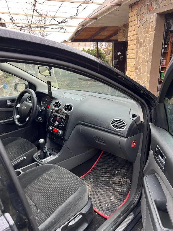 Продам ford focus 2 ghia
Год: 2007
Пробег: 247 родной
Двигатель 1.8 бенз 125лс нареканий нет едет классно, масло не ест, ходовая часть недавно обслужена, без вложений, кузов в очень достойном состоянии без гнили и коррозии, днище все целое! В дтп не был все крепления везде завод! Полная комплектация ghia с двух-зонным климатом подогревами сидений, лобового, зеркал, стабилизация, дисковые тормоза вкруг, стеклоподьемники вкруг, подрулевое управление музыкой, эл. Фары, птф, бортовик, стекло лобовое без трещин стоит заводское с обогревом! Автомобиль уже на летней резине почти новой! На данный момент вложений не требует.
Документы чистые, птс оригинал! Тех осмотр есть.
Торг есть
Цена: 545000р
📍Мариуполь
📞+79496463727 - фотография - 8