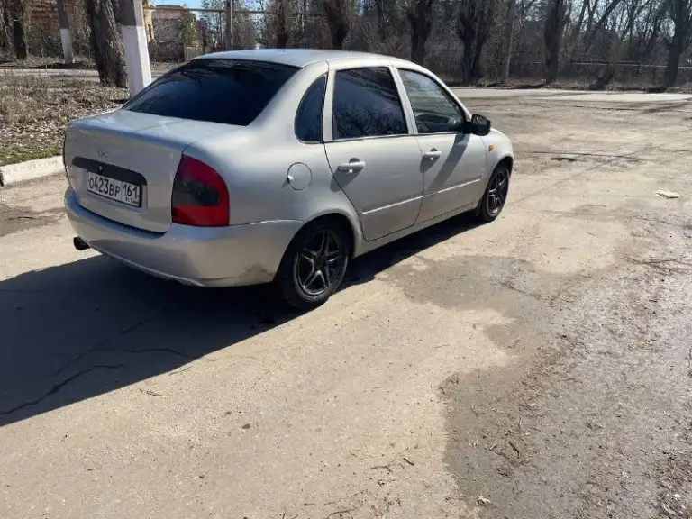 Продам ладу калину 2008 год,234000 пробег, цена 290 000 рублей, не гнилая, двигатель на отлично, коробка отлично. Комплектация: электроусилитель руля, центральный замок,2 стеклоподъемника, имеется музыка. Макеевка. Торг. +79493846283 - фотография - 5