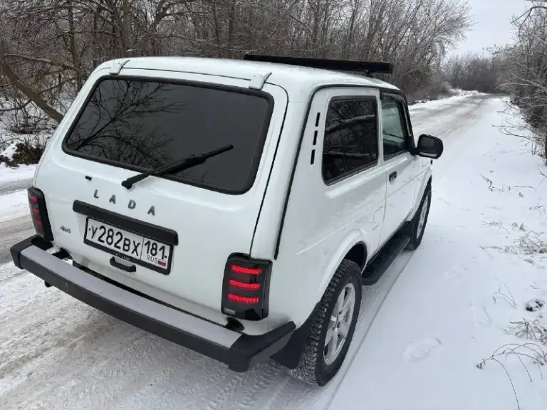 Ваз niva 21214
2019 Год
1.7 Бензин 84 л. С 8 кл
Мкпп
97.000 Км родной пробег
Обогрев сидений, электропривод зеркал, подогрев заднего стекла, центральный замок, эсп, из последнего перебрана ходовая, новый радиатор печки, установлен доп свет (балка), стоит неплохая музыка, масло в двигателе менялось 1000 км назад, по мотору без нареканий, немного гудит выжимной подшипник (новый отдам с машиной). Автомобиль полностью обслужен и на полном ходу, вся в родном окрасе, небольшой рыжик на левом переднем крыле.

Все вопросы по телефону
Цена 750.000 т. Р. (торг)

+7 (959) 133-08-18

Территориально г. Ровеньки
📞 Звоните: +7(959)1330818 - фотография - 4