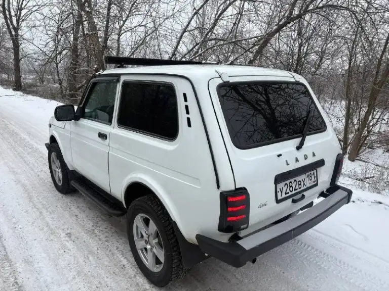 Ваз niva 21214
2019 Год
1.7 Бензин 84 л. С 8 кл
Мкпп
97.000 Км родной пробег
Обогрев сидений, электропривод зеркал, подогрев заднего стекла, центральный замок, эсп, из последнего перебрана ходовая, новый радиатор печки, установлен доп свет (балка), стоит неплохая музыка, масло в двигателе менялось 1000 км назад, по мотору без нареканий, немного гудит выжимной подшипник (новый отдам с машиной). Автомобиль полностью обслужен и на полном ходу, вся в родном окрасе, небольшой рыжик на левом переднем крыле.

Все вопросы по телефону
Цена 750.000 т. Р. (торг)

+7 (959) 133-08-18

Территориально г. Ровеньки
📞 Звоните: +7(959)1330818 - фотография - 6