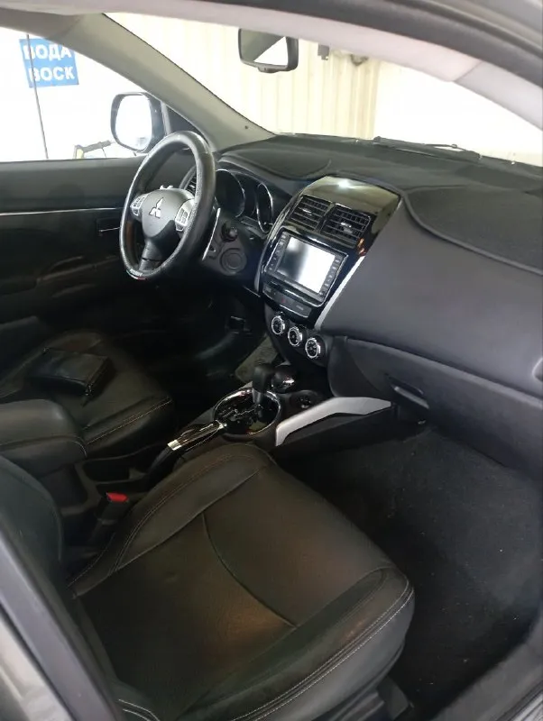 Продаю mitsubishi asx,
Двигатель: бензин, 2 л
Коробка передач: акп
Привод: полный
Пробег: 100 000
Салон: кожа
Год: 2013
Панорамная крыша
Цена: 1 200 000,возможен торг
Обмен не интересует.
+79498150010
📞 Звоните: +7(949)8150010 - фотография - 5
