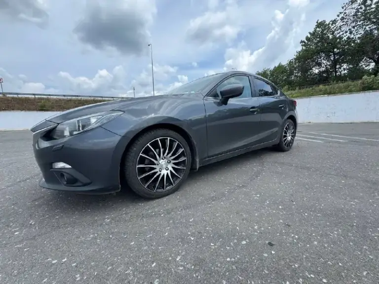 Продаётся mazda 3 2014 года выпуска. Пробег 145 тысяч километров. Машина полностью обслужена, вложений не требует. Недавно было сделано то. Отличный вариант для повседневного использования. Состояние: сел-поехал. Цена 1 280 000 рублей. Машина находится в донецке. Осмотр в центре города. В комплект отдам зимнюю резину и диски (на последнем фото). Все подробности по телефону: +79888959651
Или в тг - фотография - 8