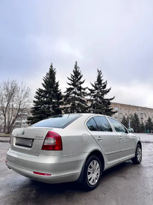 ✅В продаже skoda octavia a5 1.6 автомат aisin
Пробег 186.000км
Эксплуатация в одной семье!
Модельный год:
2012( И эксплуатация с февраля 2012)
Дата производства:
09.12.2011
Без дтп
Без выплат
Без юридических лиц
Без юридических рисков
Не такси
Абсолютно без каких либо повреждений!
Без рыжиков и гнили!
Все стёкла родные!
Вложений не требует абсолютно никаких!
На самом надёжном и настоящим автомате не дсг!!!!!
В красивом цвете( не белая )
✅Очень хорошая комплектация с кондиционером, и всем необходимым, авто запуск с двух ключей, в авто 3 заводских ключа, хорошая мультимедиа на стекле заднего вида! Вся электрика работает отлично!
Предпоследняя комплектация! (на таком моторе)
📋Полный пакет кристально чистых документов!
🧑‍🧑‍🧒‍🧒Авто семейное очень вместительное и мягенькая, очень комфортный автомобиль
🎁Цена 875.000( разумный торг)
Также расматрю обмен
По всем вопросам обращайтесь
☎️
+7 (949) 449-59-51
+7 (949) 563-98-77
📞 Звоните: +7(949)4495951 - фотография - 5