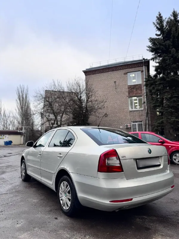 ✅В продаже skoda octavia a5 1.6 автомат aisin
Пробег 186.000км
Эксплуатация в одной семье!
Модельный год:
2012( И эксплуатация с февраля 2012)
Дата производства:
09.12.2011
Без дтп
Без выплат
Без юридических лиц
Без юридических рисков
Не такси
Абсолютно без каких либо повреждений!
Без рыжиков и гнили!
Все стёкла родные!
Вложений не требует абсолютно никаких!
На самом надёжном и настоящим автомате не дсг!!!!!
В красивом цвете( не белая )
✅Очень хорошая комплектация с кондиционером, и всем необходимым, авто запуск с двух ключей, в авто 3 заводских ключа, хорошая мультимедиа на стекле заднего вида! Вся электрика работает отлично!
Предпоследняя комплектация! (на таком моторе)
📋Полный пакет кристально чистых документов!
🧑‍🧑‍🧒‍🧒Авто семейное очень вместительное и мягенькая, очень комфортный автомобиль
🎁Цена 875.000( разумный торг)
Также расматрю обмен
По всем вопросам обращайтесь
☎️
+7 (949) 449-59-51
+7 (949) 563-98-77
📞 Звоните: +7(949)4495951 - фотография - 6
