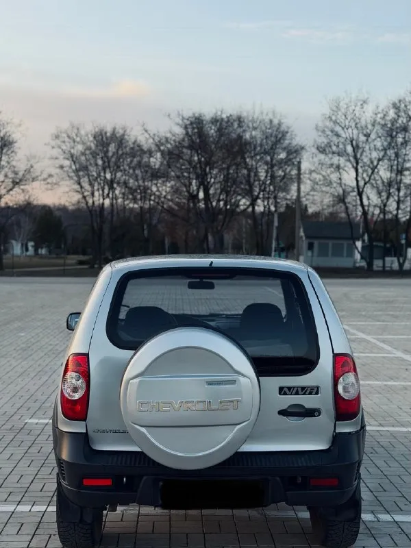 Продам chevrolet nivа 2010 года выпуска bertone edition
Мотор 1.7
Пробег: 142.000 км.
Коробка механика не выбивает не хрустит.
Двигатель работает идеально
Кузов без рыжиков и гнили
Так же в автомобиле имеется
Передние электро стеклоподъемники,
Электро регулировка боковых зеркал, стоит хорошая музыка.
Машина обслужена полностью,
Из недавнего обслужены мосты заменены тормозные колодки машина на уверенном ходу
Любые проверки приветствуются
Полная юридическая чистота любой вид переоформления
Цена 540.000₽ аргументированный торг приветствуется.
Номер для связи +79493224930
📞 🇷🇺 Звоните: +79493224930 - фотография - 4