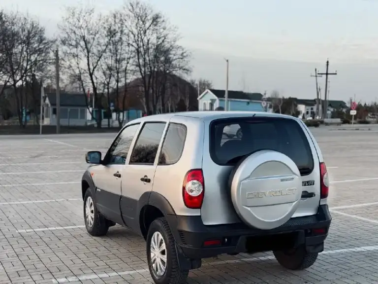 Продам chevrolet nivа 2010 года выпуска bertone edition
Мотор 1.7
Пробег: 142.000 км.
Коробка механика не выбивает не хрустит.
Двигатель работает идеально
Кузов без рыжиков и гнили
Так же в автомобиле имеется
Передние электро стеклоподъемники,
Электро регулировка боковых зеркал, стоит хорошая музыка.
Машина обслужена полностью,
Из недавнего обслужены мосты заменены тормозные колодки машина на уверенном ходу
Любые проверки приветствуются
Полная юридическая чистота любой вид переоформления
Цена 540.000₽ аргументированный торг приветствуется.
Номер для связи +79493224930
📞 🇷🇺 Звоните: +79493224930 - фотография - 6