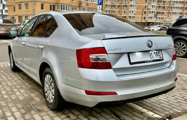 Skoda octavia a7
2014 Год
1.6 Mpi 110 л. С
Механика
Автомобиль в собственности хозяин по документам!
Автомобиль обслужен все то по регламенту каждые 7 тыс км,
Вложений не каких не требуется!
По кузову в отличном состоянии без вмятин без царапин без сколов!
Салон чист ухоженный не прокуренный!
По электрики все исправно работает каждая лампочка,
Техосмотр есть готова на переформление в гибдд сразу!
Срочно все вопросы по телефону звонить в любое время
Цена 985 000 тыс руб
+7949-401-03-58 Телеграм на этом номере есть
📞 Звоните: +7(949)4010358 - фотография - 4
