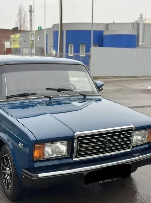 В продаже ваз 2107 карбюратор!
Птс оригинал,2 владельца
Автомобиль на полном ходу, без вложений!
Документы в порядке!
Салон приличный, автотека зеленая!
По кузову выглядит достойно, гнили ржавчины нет!
Дно в идеале, стаканы лонжероны целые!
Все вопросы по телефону!
Цена 250т. Р
Связь +79498549430 +79495946577
📞 Звоните: +7(949)8549430 - фотография - 3