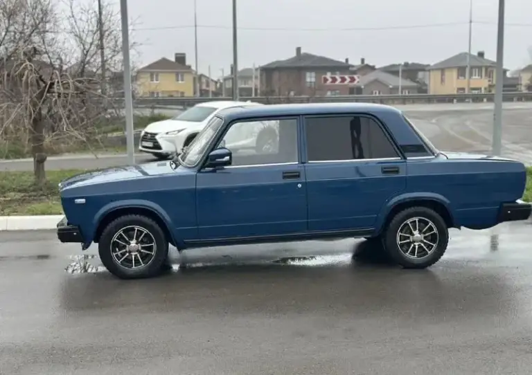 В продаже ваз 2107 карбюратор!
Птс оригинал,2 владельца
Автомобиль на полном ходу, без вложений!
Документы в порядке!
Салон приличный, автотека зеленая!
По кузову выглядит достойно, гнили ржавчины нет!
Дно в идеале, стаканы лонжероны целые!
Все вопросы по телефону!
Цена 250т. Р
Связь +79498549430 +79495946577
📞 Звоните: +7(949)8549430 - фотография - 7