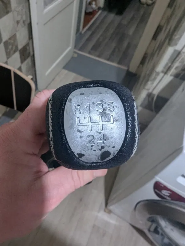 Продам:
Рычаг кпп с чехлом на 08,09,99. Цена - 600 р.
Резина летняя, kama 175/70 r13, 4 шт
Резина в хорошем состоянии, отъездила один сезон. Цена - по 2000р.
Электрические стеклоподъёмники в сборе с мотором на 09,99,14,15. В упаковке, новые. Цена - по 1500р.
Птф 2110-2115 новые. Цена - 1400р.
Макеевка, кв-л химик.
+79495752630
📞 Звоните: +7(949)5752630 - фотография - 3