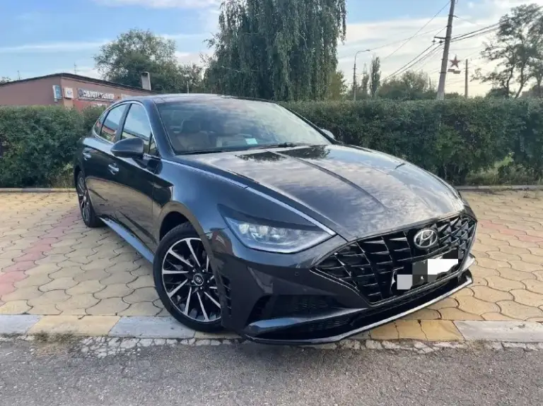 Продам hyundai sonata 2020год. Пробег 58000км. Состояние отличное комплектация limited + с виртуальной приборкой на русском языке и адаптивным круизом экстренным торможением. Функция удержания полосы, автозапуск заводской. Парктроники, камера 360,фары full led, автопарковка, контурная подсветка интерьера салона, музыка bosse. Передние сидения с регулировками, обдувом и обогревом. Подогрев руля, два комплекта резины. Возможен обмен с моей доплатой. Цена 2500 🍋 торг есть. +79493177171
📞 Звоните: +7(949)3177171 - фотография - 1