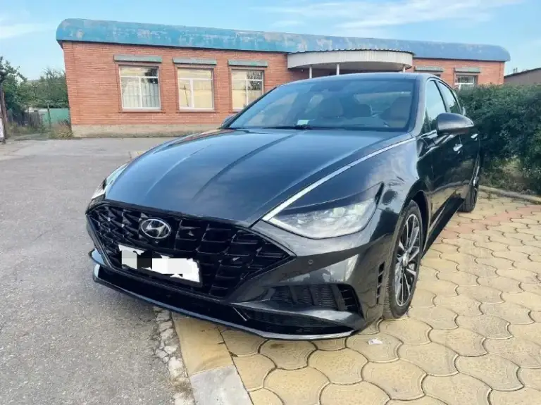 Продам hyundai sonata 2020год. Пробег 58000км. Состояние отличное комплектация limited + с виртуальной приборкой на русском языке и адаптивным круизом экстренным торможением. Функция удержания полосы, автозапуск заводской. Парктроники, камера 360,фары full led, автопарковка, контурная подсветка интерьера салона, музыка bosse. Передние сидения с регулировками, обдувом и обогревом. Подогрев руля, два комплекта резины. Возможен обмен с моей доплатой. Цена 2500 🍋 торг есть. +79493177171
📞 Звоните: +7(949)3177171 - фотография - 3