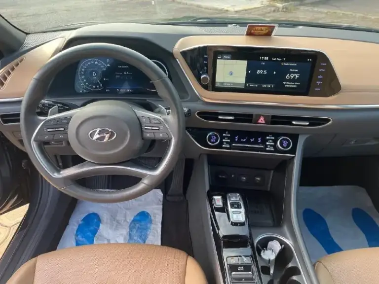 Продам hyundai sonata 2020год. Пробег 58000км. Состояние отличное комплектация limited + с виртуальной приборкой на русском языке и адаптивным круизом экстренным торможением. Функция удержания полосы, автозапуск заводской. Парктроники, камера 360,фары full led, автопарковка, контурная подсветка интерьера салона, музыка bosse. Передние сидения с регулировками, обдувом и обогревом. Подогрев руля, два комплекта резины. Возможен обмен с моей доплатой. Цена 2500 🍋 торг есть. +79493177171
📞 Звоните: +7(949)3177171 - фотография - 5