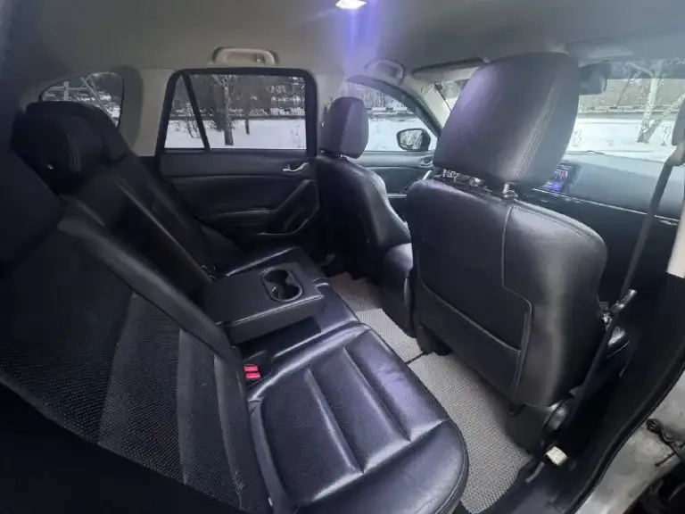 Mazda cx-5, 2013 г. , максимальная комплектация
Продаю надежный и ухоженный кроссовер.
🔹 Двигатель: 2.0 бензин
🔹 Пробег: 165 000 км
🔹 Комплектация: максимальная
Автомобиль не бит, не крашен, весь в родном окрасе. Кузов ровный, без повреждений и коррозии.
Техническое состояние отличное: двигатель работает тихо и ровно, коробка без рывков, подвеска без посторонних звуков. Все обслуживание проводилось своевременно.
Магнитола стоит дорогая, камера сабвуфер усилитель и 4 динамика
Салон чистый, ухоженный, не прокурен. Богатая комплектация: все функции работают исправно.
Документы в полном порядке, юридически чистый автомобиль.
Отличный вариант для города и трассы — комфортный, экономичный и надежный.
Разумный торг у капота. Осмотр по договоренности. Донецк
Возможен обмен
Возможно продажа в кредит
Цена 1 490 000
+79895435743 Телеграм ватсап
+79495095858
📲 Tg: николай н а
📞 Звоните: +7(949)5095858 - фотография - 8