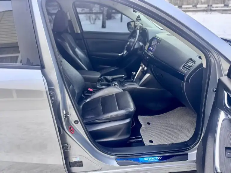 Mazda cx-5, 2013 г. , максимальная комплектация
Продаю надежный и ухоженный кроссовер.
🔹 Двигатель: 2.0 бензин
🔹 Пробег: 165 000 км
🔹 Комплектация: максимальная
Автомобиль не бит, не крашен, весь в родном окрасе. Кузов ровный, без повреждений и коррозии.
Техническое состояние отличное: двигатель работает тихо и ровно, коробка без рывков, подвеска без посторонних звуков. Все обслуживание проводилось своевременно.
Магнитола стоит дорогая, камера сабвуфер усилитель и 4 динамика
Салон чистый, ухоженный, не прокурен. Богатая комплектация: все функции работают исправно.
Документы в полном порядке, юридически чистый автомобиль.
Отличный вариант для города и трассы — комфортный, экономичный и надежный.
Разумный торг у капота. Осмотр по договоренности. Донецк
Возможен обмен
Возможно продажа в кредит
Цена 1 490 000
+79895435743 Телеграм ватсап
+79495095858
📲 Tg: николай н а
📞 Звоните: +7(949)5095858 - фотография - 9