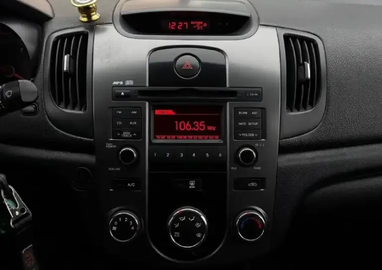 Срочно 🚨 🚨🚨
Продам
Kia cerato 2 ✅
На учет поставлена 28.12.2010г по факту 2011г.
1,6 Механика, 6-ти ступка✅
2 Собственника
Пробег 215 тыс 🤝
Продажа от собственника 🤝
Птс оригинал, юридически чистый, без штрафов и запретов🤝
Техника в отличном состоянии ✅
Цена 600тыс. 💵💵💵
Торг реальному клиенту у капота.
Кому интересно звоните ⬇️⬇️⬇️☎️☎️☎️
Макеевка, гвардейка❗️
+7 (949) 874-45-47
📞 Звоните: +7(949)8744547 - фотография - 5