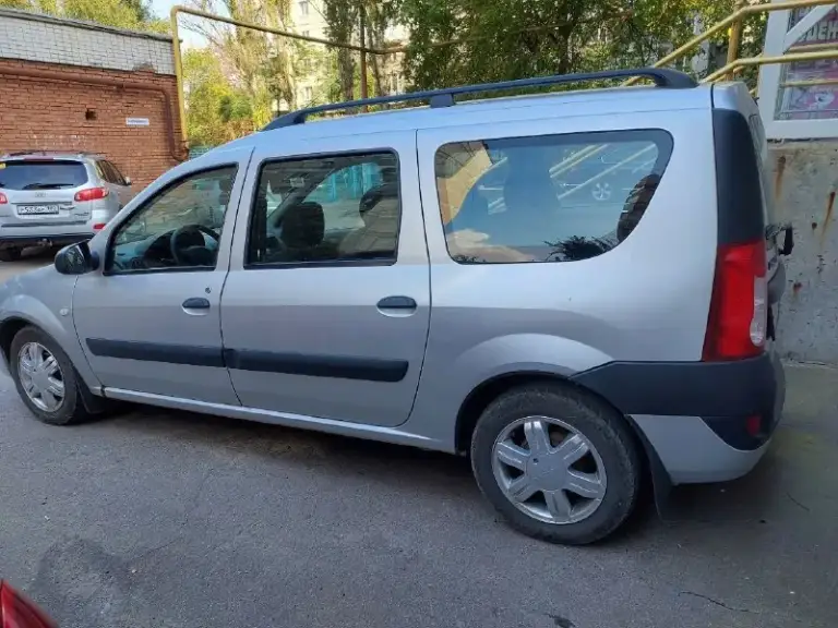 Дача логан универсал, 2008 года, куплена в автосалоне, один владелец, мотор 1.6, бензин, 5 мест, пробег 148 тысяч км, масло в двигателе менялось каждые 7 тысяч км, технически исправна, есть небольшие ньюансы по косметике. Сиденья в чехлах с дня покупки. Цена 580000 руб. Донецк ленинский район +79493608837
📞 Звоните: +7(949)3608837 - фотография - 2